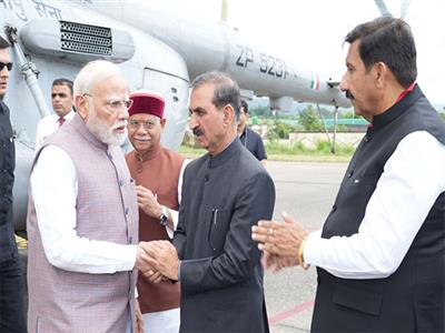 Himachal CM welcomes PM Modi at Kangra airport