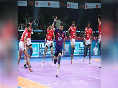 PKL: Dabang Delhi reign supreme over Gujarat Giants