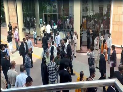 Letter warns of bomb threat, Delhi High Court proceedings disrupted: Sources