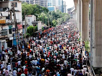 Demonstrators throw eggs on Bangladesh interim govt Adviser's car in London