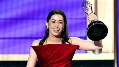 Emmy winner Cristin Milioti wrote her speech on back of her therapy notes