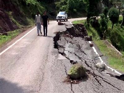J-K: Landslide, heavy rains severely damage Kotranka-Khawas road in Rajouri