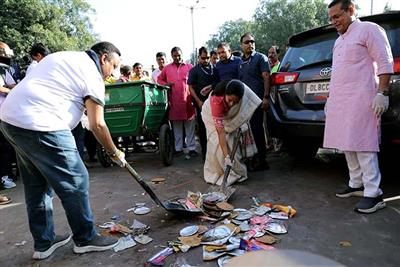 Delhi CM Rekha Gupta participates in 'Swacchata hi Sewa' campaign