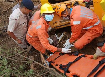 Himachal : 16 Deaths after bus buried in debris after landslide in Bilaslpur