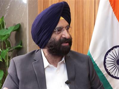 Delhi Minister Sirsa accuses AAP of stubble burning in Punjab, claims farmers 
