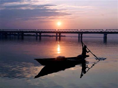 Tamil Nadu: Fishing suspended in Thoothukudi as cyclone warning issued