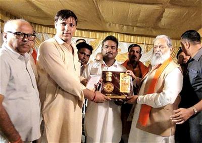 Vij Extends Greetings on Chhath Puja; Announces Construction of Permanent Pond from His Discretionary Fund