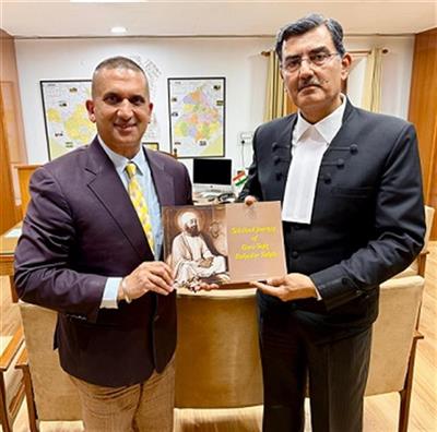 Book Dedicated to 350th Martyrdom Year of Sri Guru Tegh Bahadur Sahib Presented to CJ, High Court