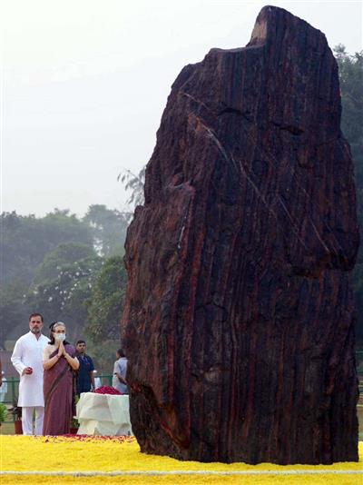 Rahul Gandhi, Sonia Gandhi, Kharge pay tribute to former Prime Minister Indira Gandhi