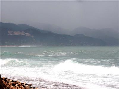 Hurricane Melissa reaches Bahamas