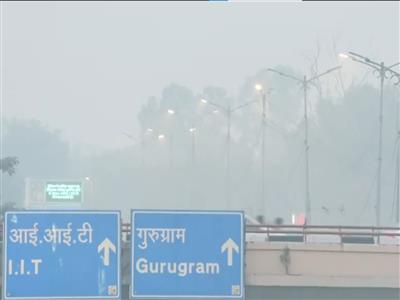 Air Quality in Delhi deteriorates further; AQI touches 421, enters 'Severe' category