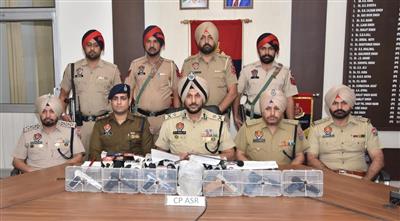 Pak-linked arms and Narco network busted in Amritsar; Five held with six pistols, 1kg heroin
