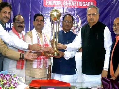 Chhattisgarh CM, Assembly Speaker Raman Singh reveal Hockey Men's Junior World Cup Trophy