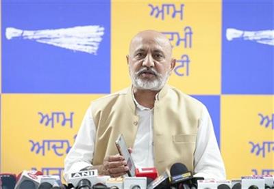 AAP Leader Baltej Pannu's Scathing Attack on Sunil Jakhar