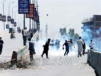 Karachi police arrest 45 after stone-pelting clashes during Sindh Culture Day rally