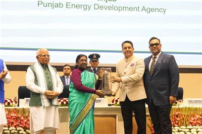 President Droupadi Murmu honours Energy Minister Aman Arora for excellence in energy efficiency