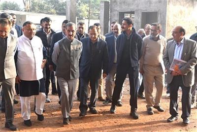 Himachal: CM inspects construction of Himachal Niketan at Dwarka