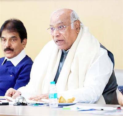 Mallikarjun Kharge to address press briefing as Congress announces Nationwide protests over MGNREGA Bill