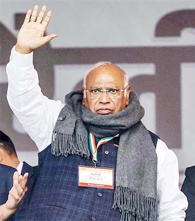 Congress President Mallikarjun Kharge pays tribute on PV Narsimha Rao's death anniversary