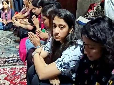 Indian women's cricket team visits Sri Varaha Lakshmi Narasimha Swamy temple in Visakhapatnam