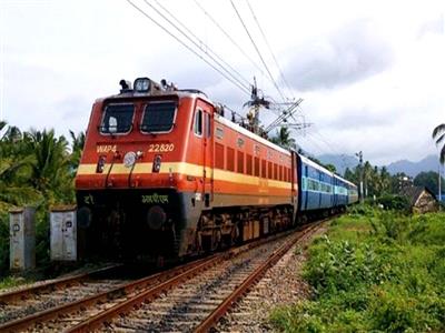 Andhra Pradesh: One dead as two bogies of Tata-Ernakulam Express catch fire
