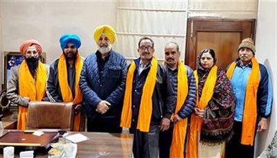 Several Active Leaders Including Sitting AAP Sarpanch from Balongi Join Congress Under the Leadership of Balbir Sidhu