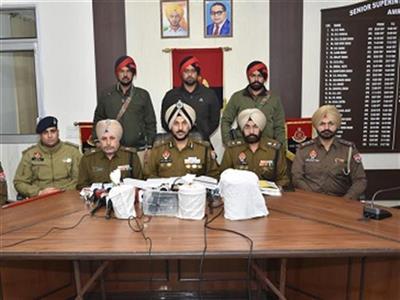 Heroin-Ice supply chain dismantled; Seven held with 4Kg Heroin, one kg ICe and one Glock Pistol