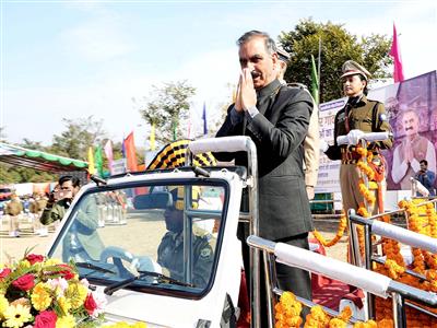 R-Day celebrated amid snow in Shimla; leaders raise concerns related to climate, farmers