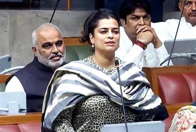 Shruti Choudhry holds meeting with officers on upcoming budget