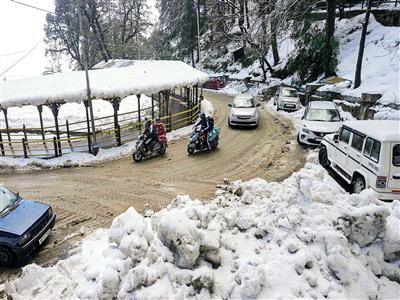 Dry weather persists in Himachal Pradesh; dense fog hits pockets