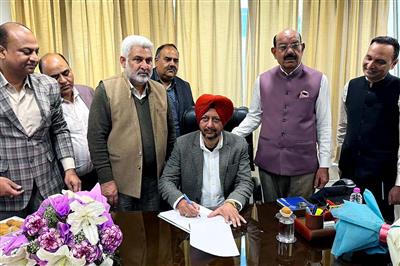 Baljinder Singh Bunty assumes charge as Vice Chairman PSFDC 