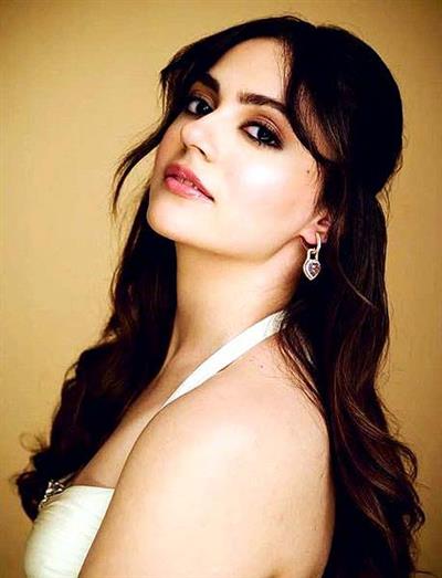 Aneet Padda dedicates her Zee Cine Awards double win to her father, says ‘she fulfilled his acting dream’