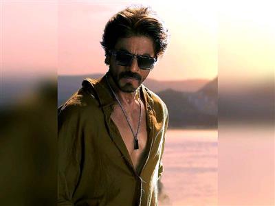 SRK, Aamir Khan spotted having thoughtful discussion at Arjun Tendulkar’s wedding