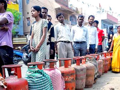 Govt invokes Essential Commodities act to ensure LPG supply, orders refineries to divert key streams