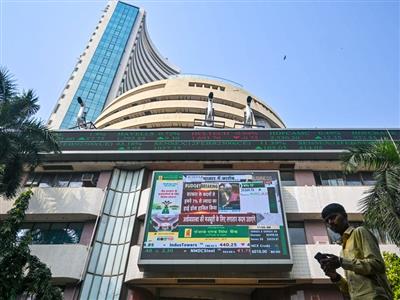 Sensex, Nifty trade flat in early trade amid Middle East tensions