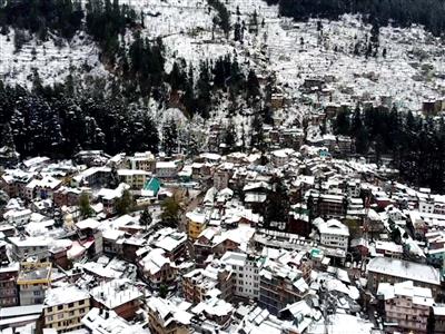 Himachal: BRO snow clearance Op underway in Manali