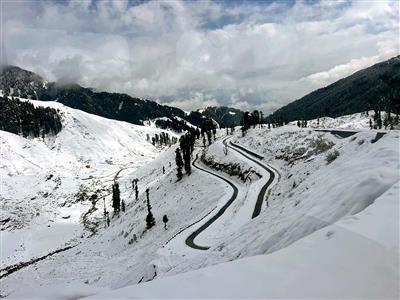 JK: Fresh snowfall transforms Sarthal into winter wonderland in Bani, Kathua