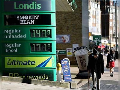 Global oil prices fall up to 3 pc as US signals easing of Iran crude sanctions