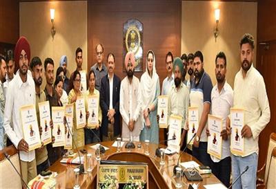 Mundian hands over appointment letters on compassionate ground to 14 candidates