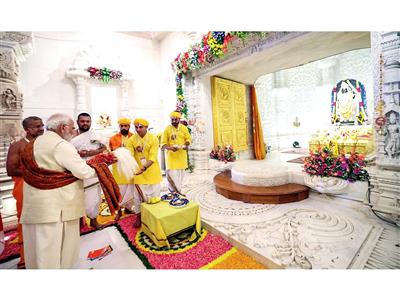 PM Modi, Amit Shah extend greetings on Maha Ashtami