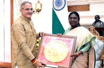 Governor calls on President Droupadi Murmu in New Delhi