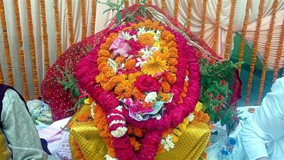 Rishikesh: Gadu ghada oil kalash yatra begins towards Badrinath, devotees seek blessings