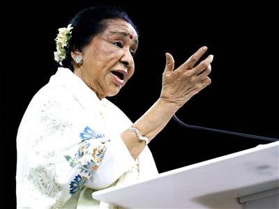 Legendary singer Asha Bhosle passes away