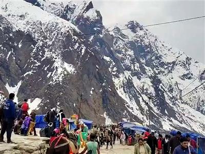 Kedarnath portals open today as fresh snowfall blankets Dham, pilgrims throng shrine