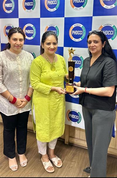 Dr. Deepika Suri Shines as Punjab’s Leading Woman Entrepreneur; Bags “Best Banquet Award” for the Second Consecutive Year