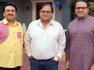 ‘Taarak Mehta Ka Ooltah Chashmah’ actor Mandar Chandwadkar poses with ‘legends’ Rakesh Bedi, Dilip Joshi