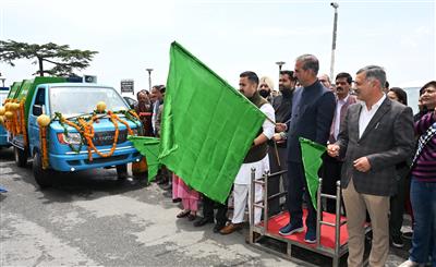 CM flags off electric waste collection vehicles in Shimla