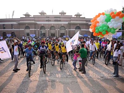 Armed forces lead from front at 73rd Edition of Fit India Sundays on Cycle in New Delhi