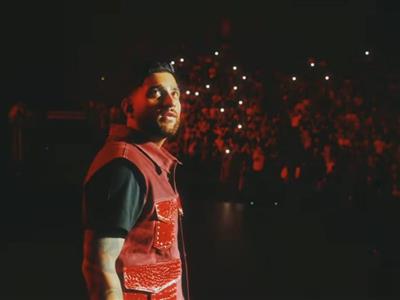 Karan Aujla shares a glimpse of his packed gig: Used to pray for times like this