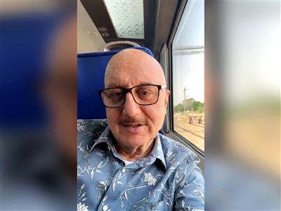 Anupam Kher supports PM Modi's resource conservation push, travels Jaipur to Delhi by train
